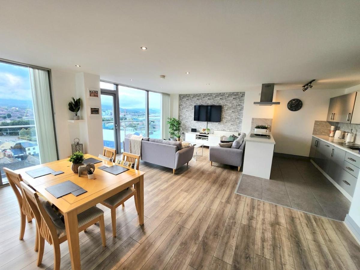 Apartamento Pass The Keys Stunning Penthouse With Balcony Sunset Views Belfast Exterior foto